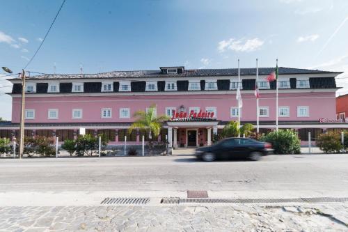 El edificio en el que está el hotel