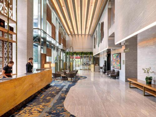 The lobby or reception area at Mercure Jakarta Gatot Subroto