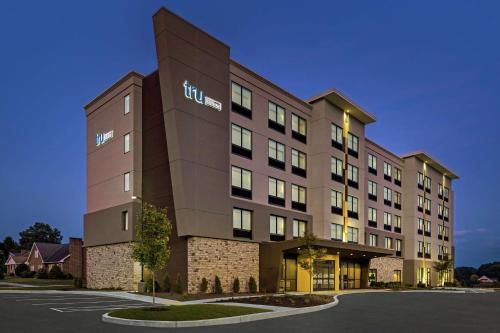 赫尔希Tru By Hilton Hershey Chocolate Avenue的建筑的 ⁇ 染