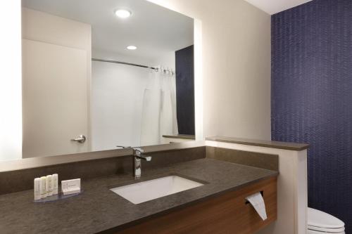 Fairfield Inn & Suites by Marriott Boulder Longmont衛浴