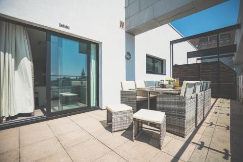 Uma varanda ou terraço em NOVU Apartments Liverpool Waterfront