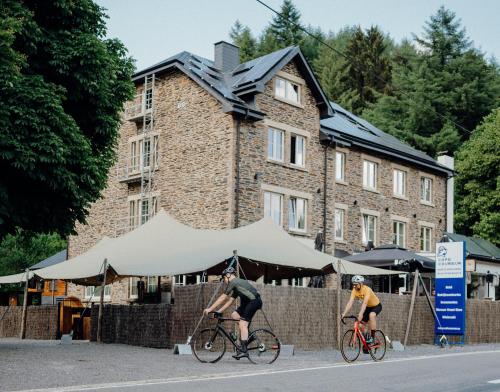 Sykling på eller i nærheten av Café Coureur Houffalize