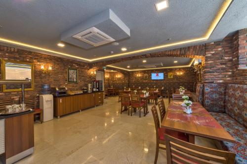 Dapur atau dapur kecil di Aprilis Gold Hotel - Special Category