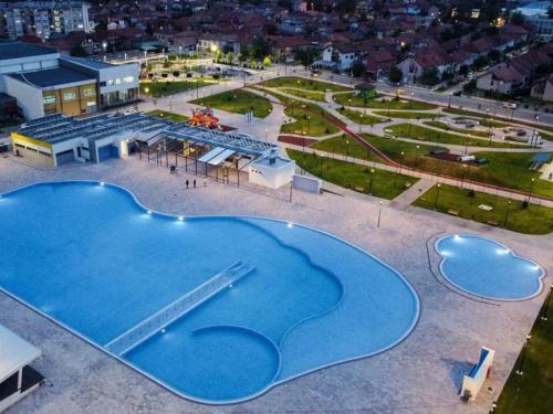 Bazen u ili blizu objekta Loft Luxury Apartment