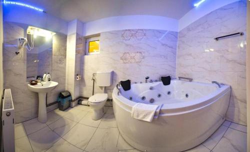 Bathroom sa Noblesse House Deva