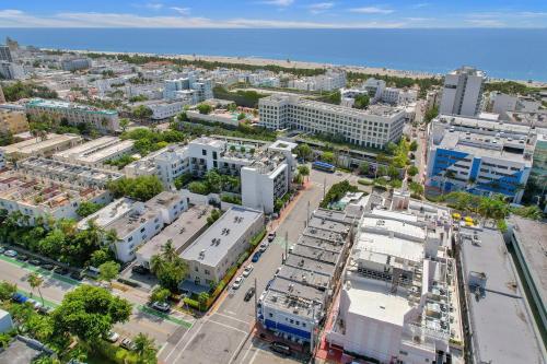 Pemandangan umum bagi Miami Beach atau pemandangan bandar yang diambil dari aparthotel ini