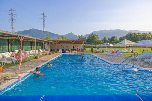 Baseinas apgyvendinimo įstaigoje Thermal Hotel Seven Seasons arba netoliese