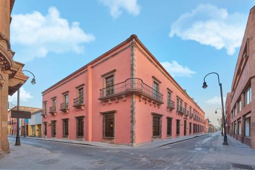 El edificio en el que está el hotel