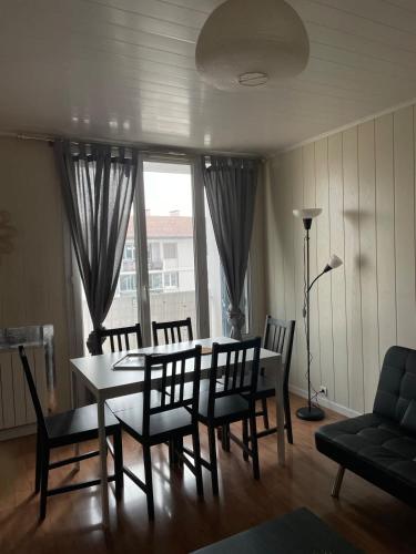 Setusvæði á Le Parilly- Appartement 3 chambres-Parc Parilly