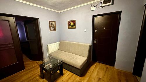 אזור ישיבה ב-Apartament spatios aproape de Mures