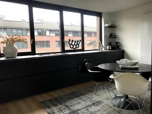 Posezení v ubytování Near Amsterdam and airport, 90m2, privacy!