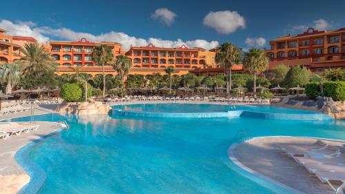 Басейн в Sheraton Fuerteventura Golf & Spa Resort або поблизу