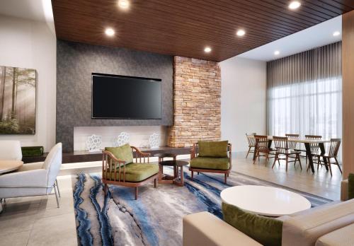 Un lugar para sentarse en Fairfield Inn & Suites by Marriott Houston League City