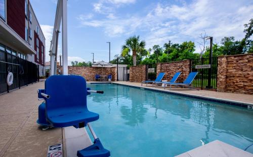 The swimming pool at or close to SpringHill Suites by Marriott Baton Rouge Gonzales