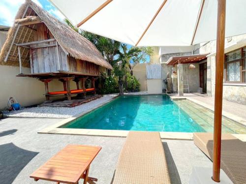 Swimming pool sa o malapit sa kuta 5BR private villa pool ,near airport,