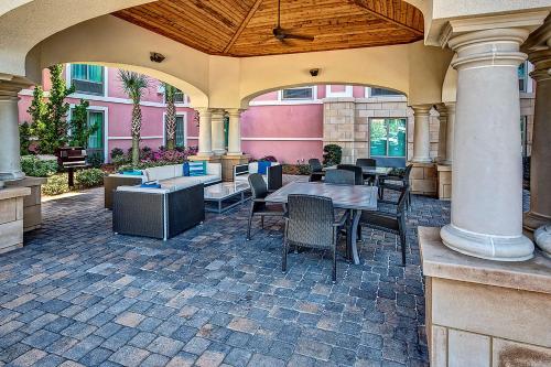 Seating area sa Hampton Inn & Suites Destin