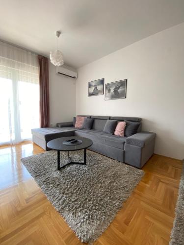 Uma área de estar em Apartment ''Dream&Relax'' Trebinje