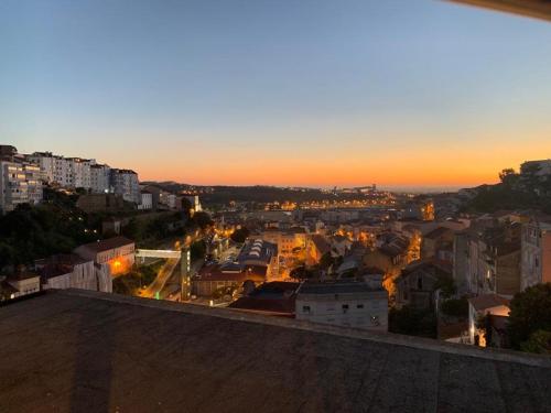 Vue générale sur Coimbra ou vue de la ville depuis l'appartement