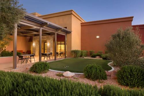 A garden outside Homewood Suites by Hilton Las Vegas Airport