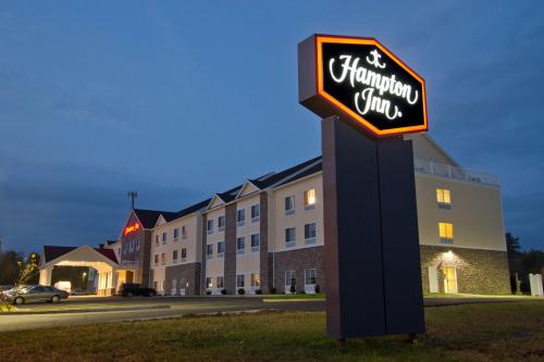 Sijil, anugerah, tanda atau dokumen lain yang dipamerkan di Hampton Inn Bangor