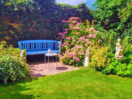 A garden outside Sutherland House