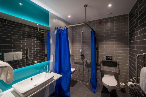 Un baño de Holiday Inn Express - Luzern - Kriens by IHG