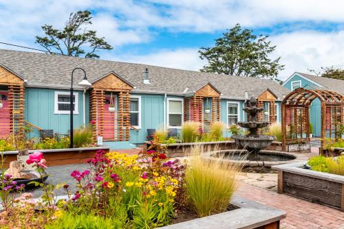 Сад в Inn at Haystack Rock