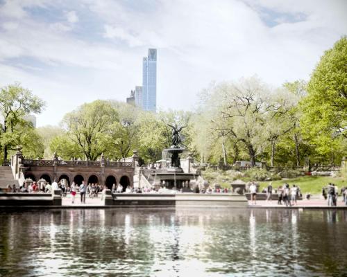 een fontein in het midden van een vijver in een park bij Park Hyatt New York in New York