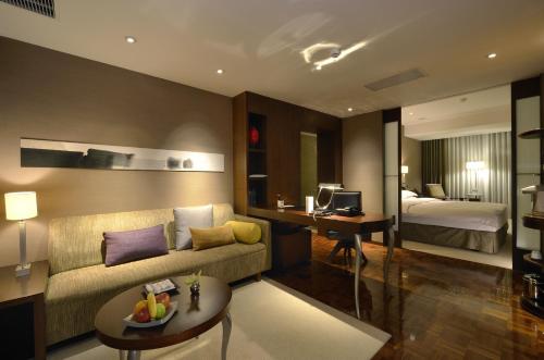 Ruang duduk di les suites taipei ching cheng