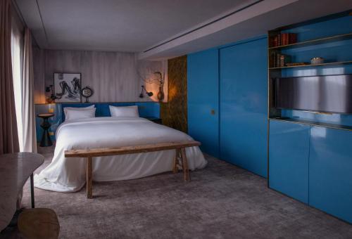 Unique Boutique Hotel Antibes Juan-les-Pins 객실 침대