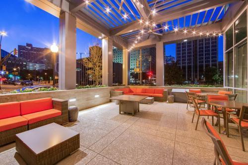 Area tempat duduk di Hampton Inn & Suites Fort Worth Downtown