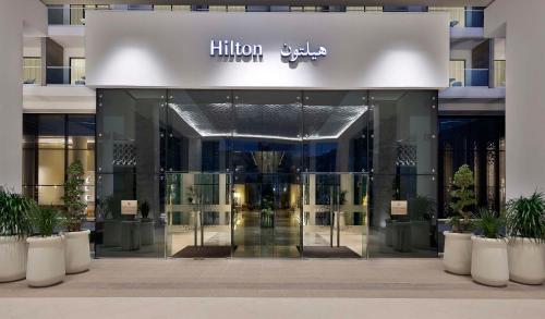 Fasada ili ulaz u objekat Hilton Abu Dhabi Yas Island