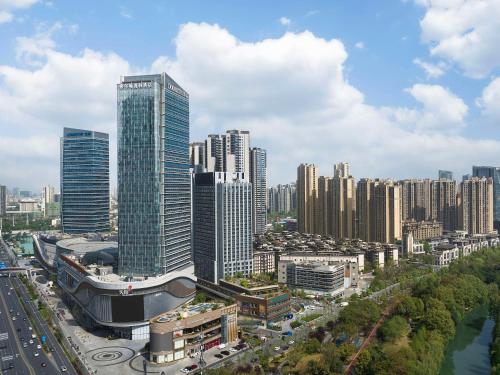 Una vista general de Chengdú o una vista desde la ciudad tomada desde el hotel