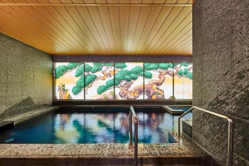 Daiwa Roynet Hotel Nara Natural Hot Spring में या उसके करीब स्विमिंग पूल