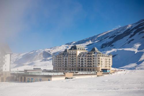 O vedere generală la munți sau o vedere la munte luată de la acest hotel