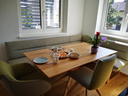 O zonă de relaxare la Spacy Apartment next to the center of Graz with terrasse