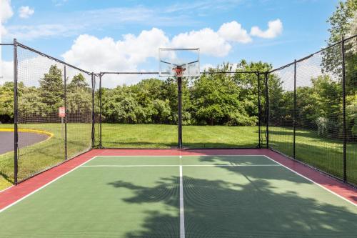 a basketball hoop on a tennis court at Residence Inn Hartford Rocky Hill in Rocky Hill