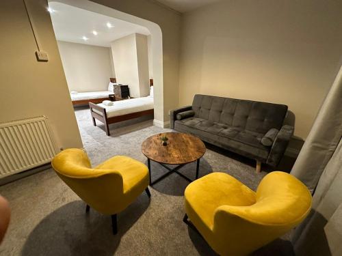 A seating area at Inn By The Sea, Portsmouth - EN SUITE Rooms with or without Sea View