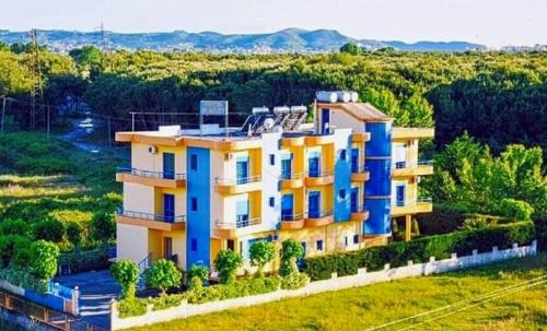 Apart otel yakınında doğal manzara