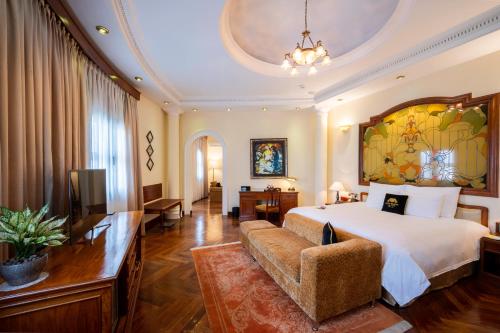 Katil atau katil-katil dalam bilik di Hotel Majestic Saigon