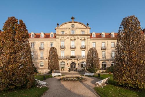 Un jardín fuera de Dorint Resort & Spa Bad Brückenau