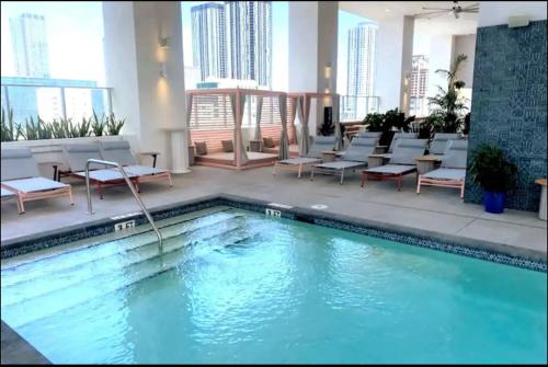 Downtown Miami Hotel 내부 또는 인근 수영장