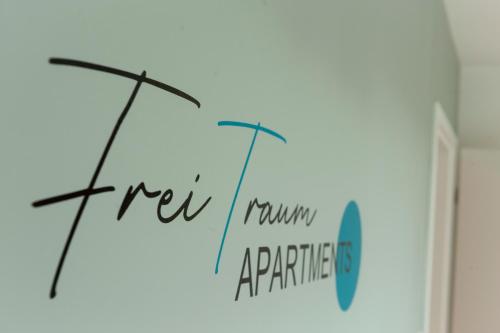 Un certificat, premiu, logo sau alt document afișat la FreiTraum Apartments No1 im Zentrum von Bad Neustadt