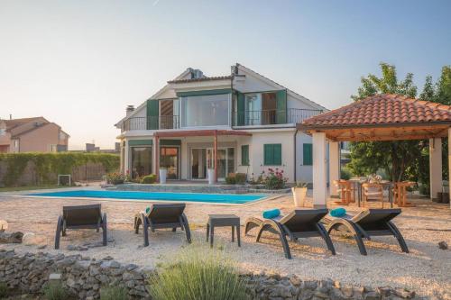 Басейн в Luxury villa with a swimming pool Vrpolje, Sibenik - 21843 або поблизу