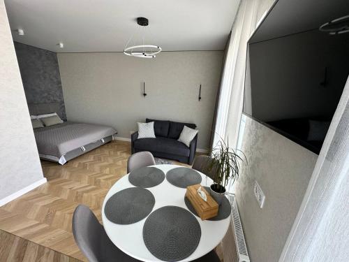 Apartment 2, Podillya, новобудова房間的床