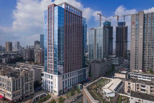 Una vista general de Chengdú o una vista desde la ciudad tomada desde el hotel