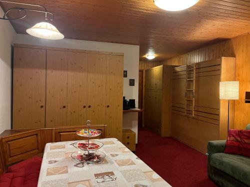 Predel za sedenje v nastanitvi Soldanella Cervinia apartment Vda Vacanze in Vetta CIR 0253