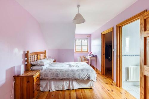 A bed or beds in a room at Yellow House