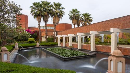 Jardí fora de ITC Mughal, A Luxury Collection Resort & Spa, Agra