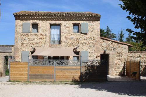 El edificio en el que está la casa de vacaciones